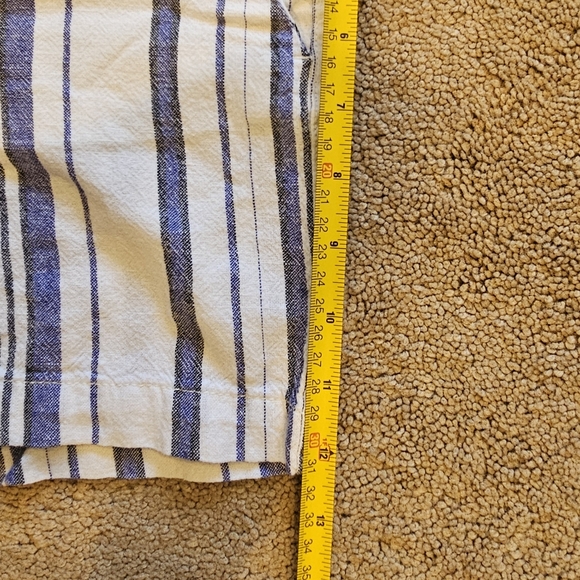 Old Navy Women's striped shorts - Picture 6 of 8